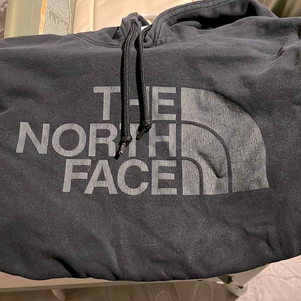 Men’s small black north face hoodie